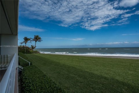 Condo in Tequesta, Florida, 2 bedrooms  № 1811237 - photo 9