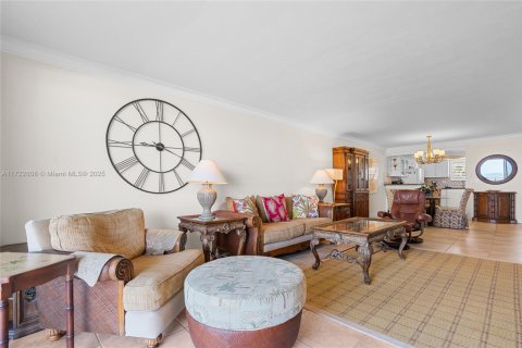 Condo in Tequesta, Florida, 2 bedrooms  № 1811237 - photo 21