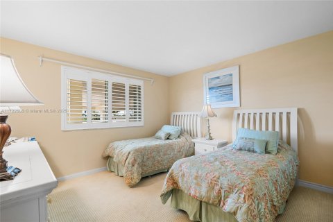 Condo in Tequesta, Florida, 2 bedrooms  № 1811237 - photo 30