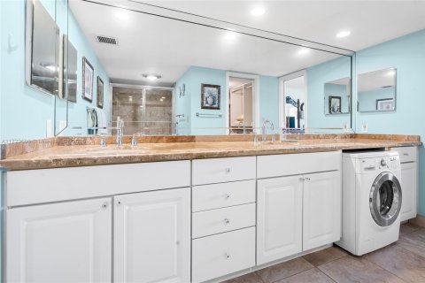 Condo in Tequesta, Florida, 2 bedrooms  № 1811237 - photo 26