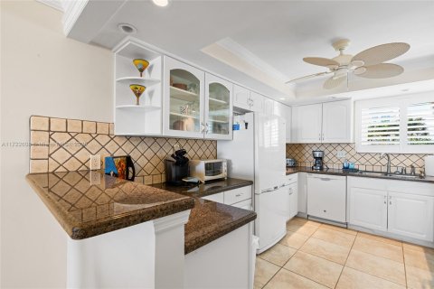 Condo in Tequesta, Florida, 2 bedrooms  № 1811237 - photo 16
