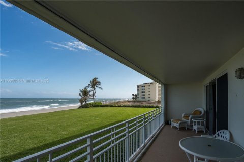 Condo in Tequesta, Florida, 2 bedrooms  № 1811237 - photo 8