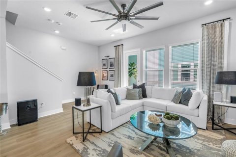 Townhouse in Saint Petersburg, Florida 3 bedrooms, 183.95 sq.m. № 1845073 - photo 28