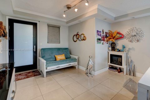 Condo in Hallandale Beach, Florida, 1 bedroom  № 1818083 - photo 5