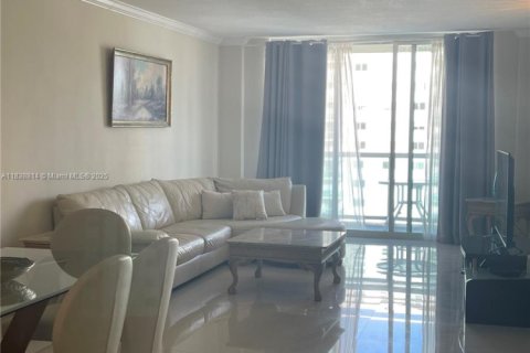 Condo in Sunny Isles Beach, Florida, 2 bedrooms  № 1825513 - photo 21