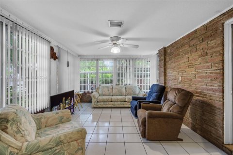 Купить виллу или дом в Майами, Флорида 4 спальни, 164.07м2, № 1957522 - фото 14