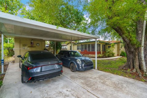 Купить виллу или дом в Майами, Флорида 4 спальни, 164.07м2, № 1957522 - фото 24