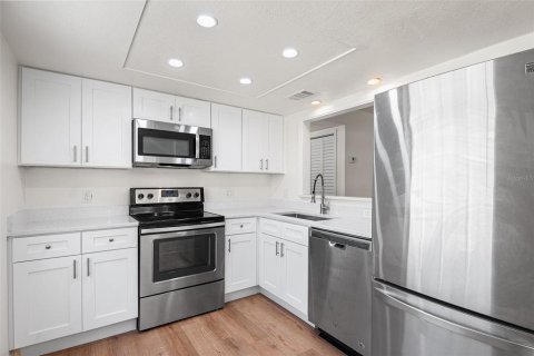 Appartement à louer à Gulfport, Floride: 2 chambres, 87.7 m2 № 2101967 - photo 7