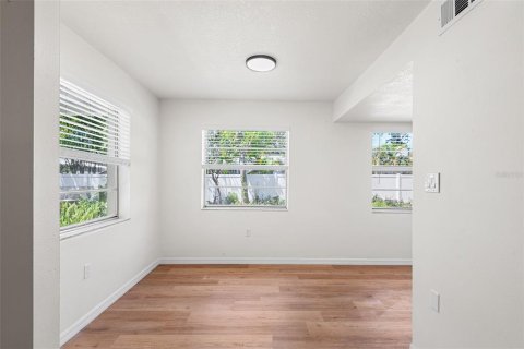 Appartement à louer à Gulfport, Floride: 2 chambres, 87.7 m2 № 2101967 - photo 4