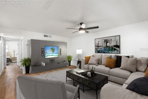 Appartement à louer à Gulfport, Floride: 2 chambres, 87.7 m2 № 2101967 - photo 2
