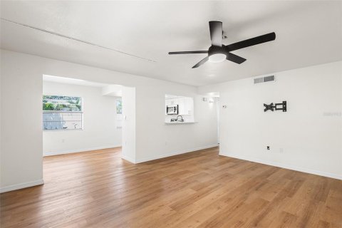 Appartement à louer à Gulfport, Floride: 2 chambres, 87.7 m2 № 2101967 - photo 3