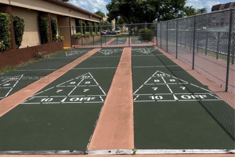 Condo in Sunrise, Florida, 2 bedrooms  № 2078450 - photo 26
