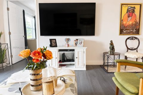 Condo in Sunrise, Florida, 2 bedrooms  № 2078450 - photo 6