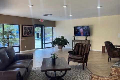 Condo in Sunrise, Florida, 2 bedrooms  № 2078450 - photo 23