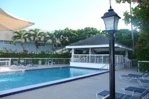 Condominio en alquiler en Key Biscayne, Florida, 2 dormitorios, 81.29 m2 № 2076644 - foto 12