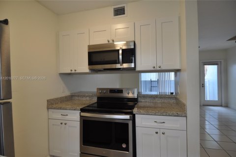 Condominio en alquiler en Key Biscayne, Florida, 2 dormitorios, 81.29 m2 № 2076644 - foto 8