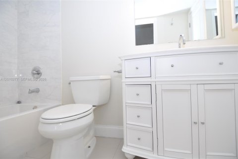 Condominio en alquiler en Key Biscayne, Florida, 2 dormitorios, 81.29 m2 № 2076644 - foto 6