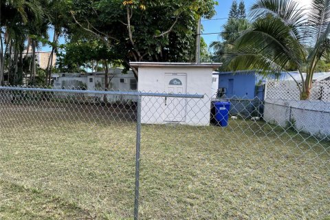 Terreno en venta en North Miami Beach, Florida № 2036937 - foto 4