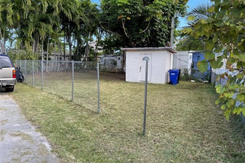 Terreno en North Miami Beach, Florida № 2036937