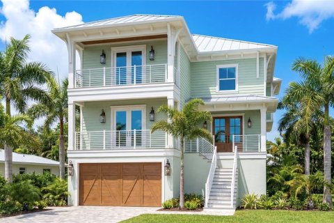 House in Saint Petersburg, Florida 4 bedrooms, 360.74 sq.m. № 2222448