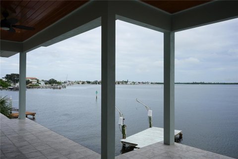 Villa ou maison à vendre à Saint Petersburg, Floride: 4 chambres, 360.74 m2 № 2222448 - photo 12