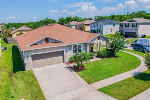 Villa ou maison à vendre à Kissimmee, Floride: 3 chambres, 248.05 m2 № 2196313 - photo 2