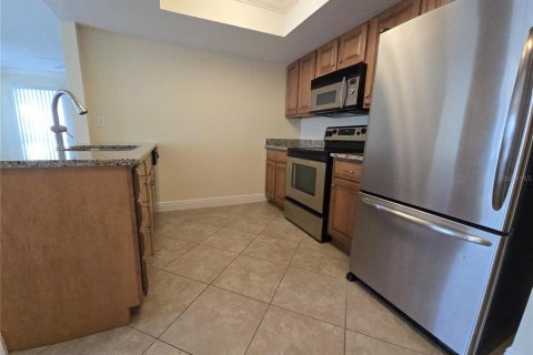 Condo in Bradenton, Florida, 2 bedrooms  № 1800629 - photo 5
