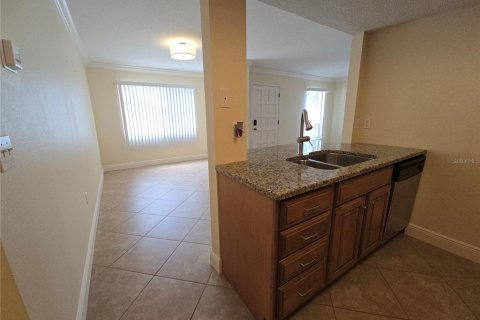 Condo in Bradenton, Florida, 2 bedrooms  № 1800629 - photo 7