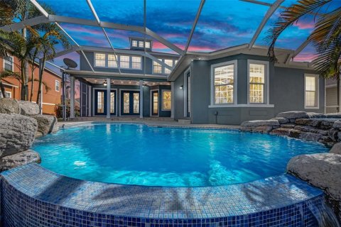 House in Apollo Beach, Florida 4 bedrooms, 322.09 sq.m. № 1749468 - photo 5