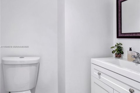 Condominio en alquiler en Aventura, Florida, 1 dormitorio, 82.4 m2 № 1989295 - foto 16