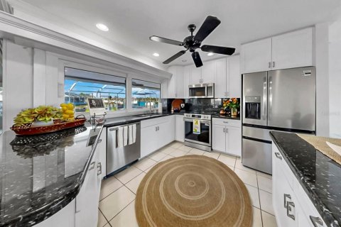 Villa ou maison à louer à Apollo Beach, Floride: 3 chambres, 191.29 m2 № 2102353 - photo 15