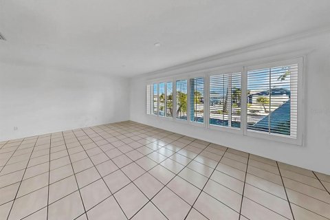 Villa ou maison à louer à Apollo Beach, Floride: 3 chambres, 191.29 m2 № 2102353 - photo 12