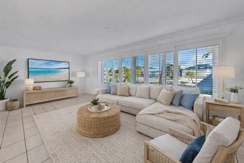 Villa ou maison à louer à Apollo Beach, Floride: 3 chambres, 191.29 m2 № 2102353 - photo 11