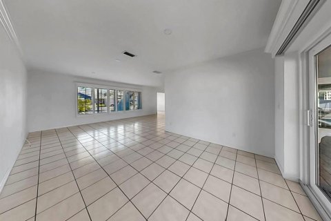 Villa ou maison à louer à Apollo Beach, Floride: 3 chambres, 191.29 m2 № 2102353 - photo 14