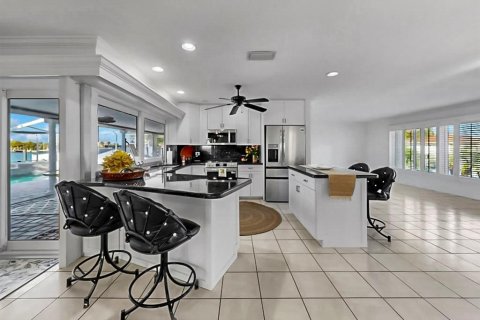 Villa ou maison à louer à Apollo Beach, Floride: 3 chambres, 191.29 m2 № 2102353 - photo 18
