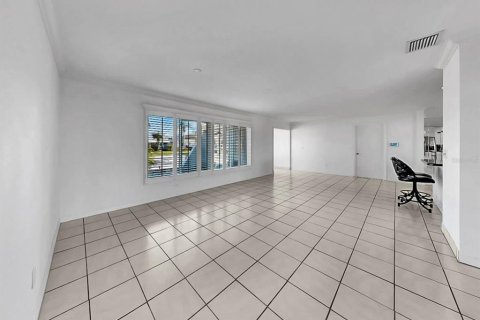 Villa ou maison à louer à Apollo Beach, Floride: 3 chambres, 191.29 m2 № 2102353 - photo 13