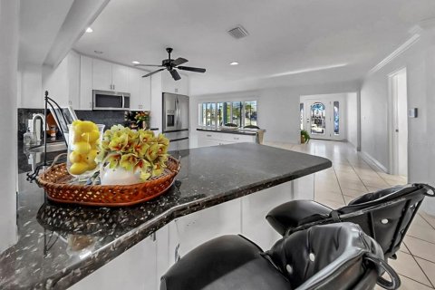 Villa ou maison à louer à Apollo Beach, Floride: 3 chambres, 191.29 m2 № 2102353 - photo 20