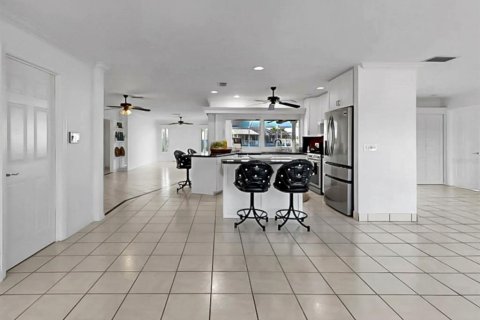 Villa ou maison à louer à Apollo Beach, Floride: 3 chambres, 191.29 m2 № 2102353 - photo 22