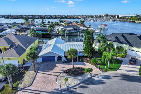 Villa ou maison à Apollo Beach, Floride 3 chambres, 191.29 m2 № 2102353