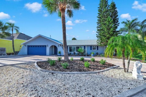 Villa ou maison à louer à Apollo Beach, Floride: 3 chambres, 191.29 m2 № 2102353 - photo 2