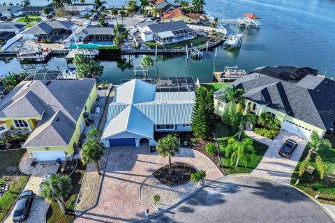 Villa ou maison à louer à Apollo Beach, Floride: 3 chambres, 191.29 m2 № 2102353 - photo 5