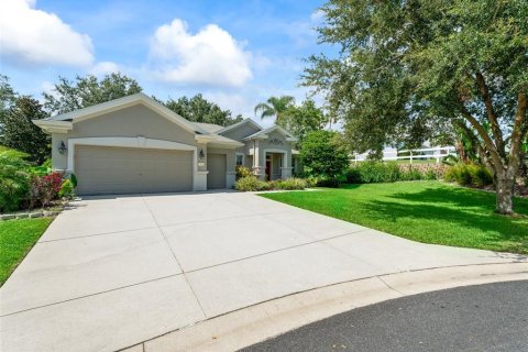 House in Summerfield, Florida 3 bedrooms, 173.73 sq.m. № 2220554 - photo 2