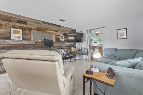 Condo in DeLand, Florida, 2 bedrooms  № 1797348 - photo 11