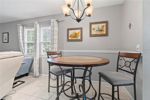 Condo in DeLand, Florida, 2 bedrooms  № 1797348 - photo 12