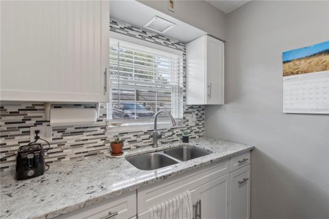 Condo in DeLand, Florida, 2 bedrooms  № 1797348 - photo 18