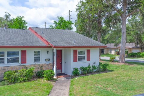 Condo in DeLand, Florida, 2 bedrooms  № 1797348 - photo 1