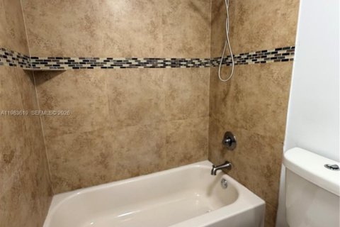 Купить кондоминиум в Майами, Флорида 2 спальни, 77.57м2, № 2045526 - фото 5