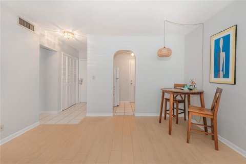Condo in Fort Lauderdale, Florida, 1 bedroom № 2260452