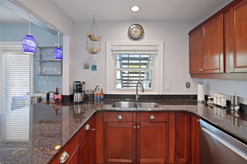 Condominio en venta en Saint Petersburg, Florida, 2 dormitorios, 94.57 m2 № 1344040 - foto 12