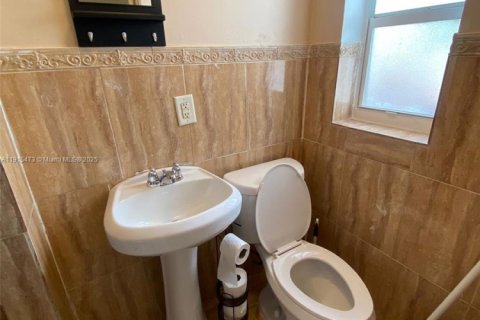 Снять в аренду виллу или дом в Форт-Лодердейл, Флорида 1 спальня, 173.08м2, № 1971613 - фото 14